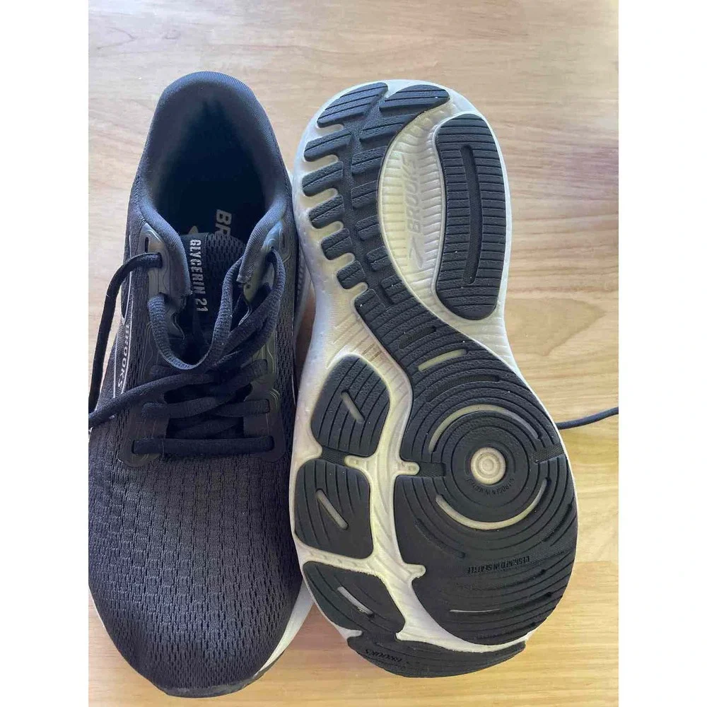 Women's Shoe Size 9 Brooks Black Running Shoes
